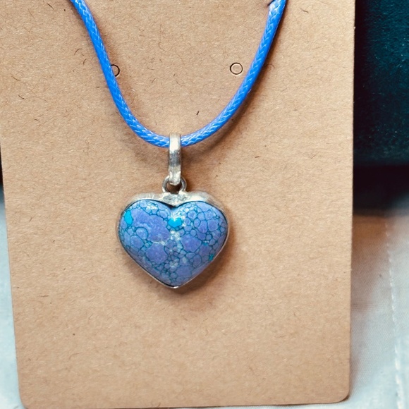 925 Sterling Silver Plated Purple w/Little Blue Howlite Heart Pendant Dyed EUC - Picture 4 of 12